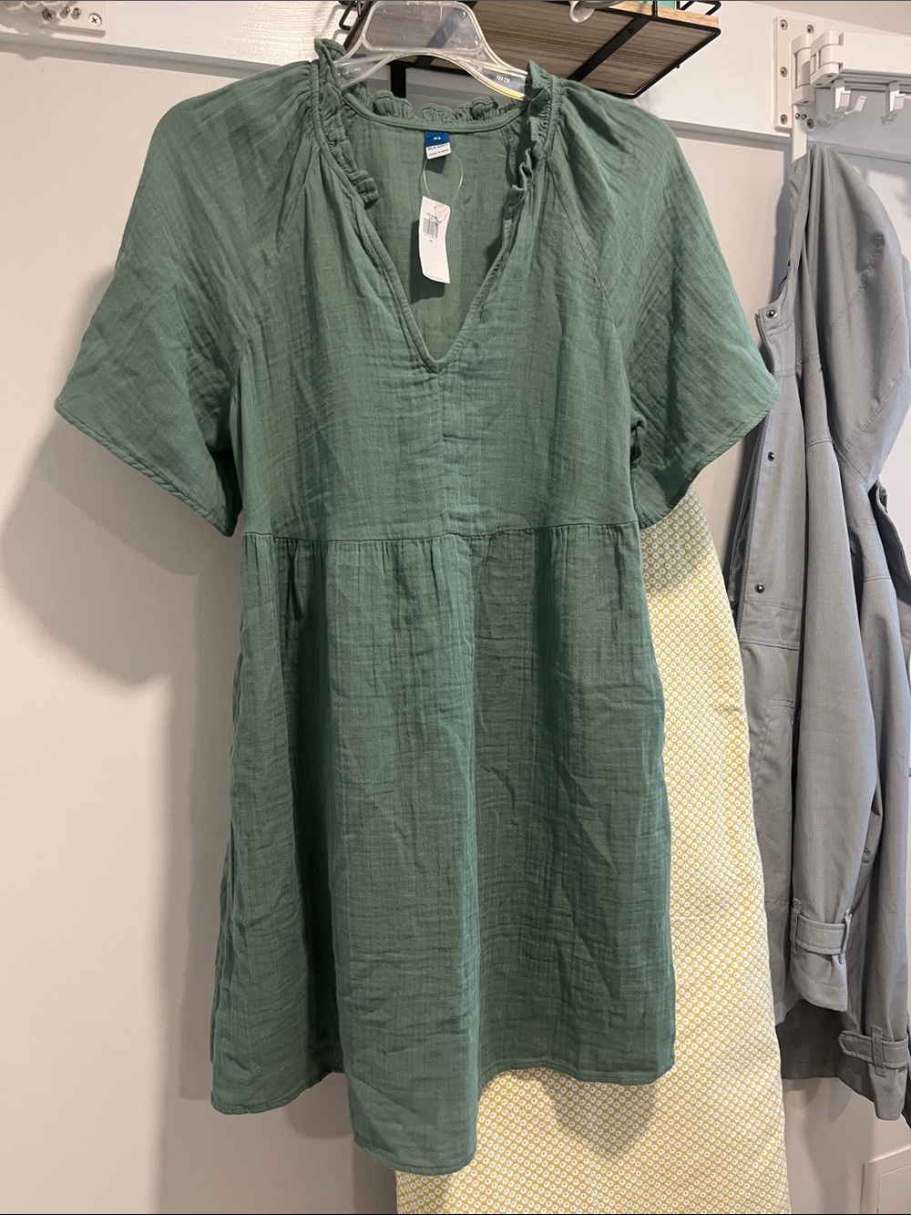 Old Navy Sage Green Short-Sleeve V-Neck Mini Dress